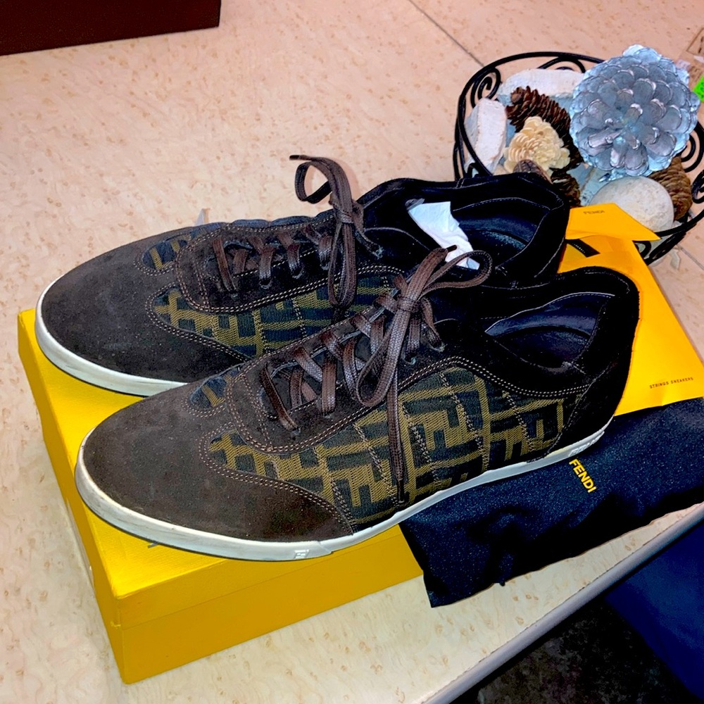 AUTHENTIC~FENDI SNEAKERS MEN SIZE~10.5